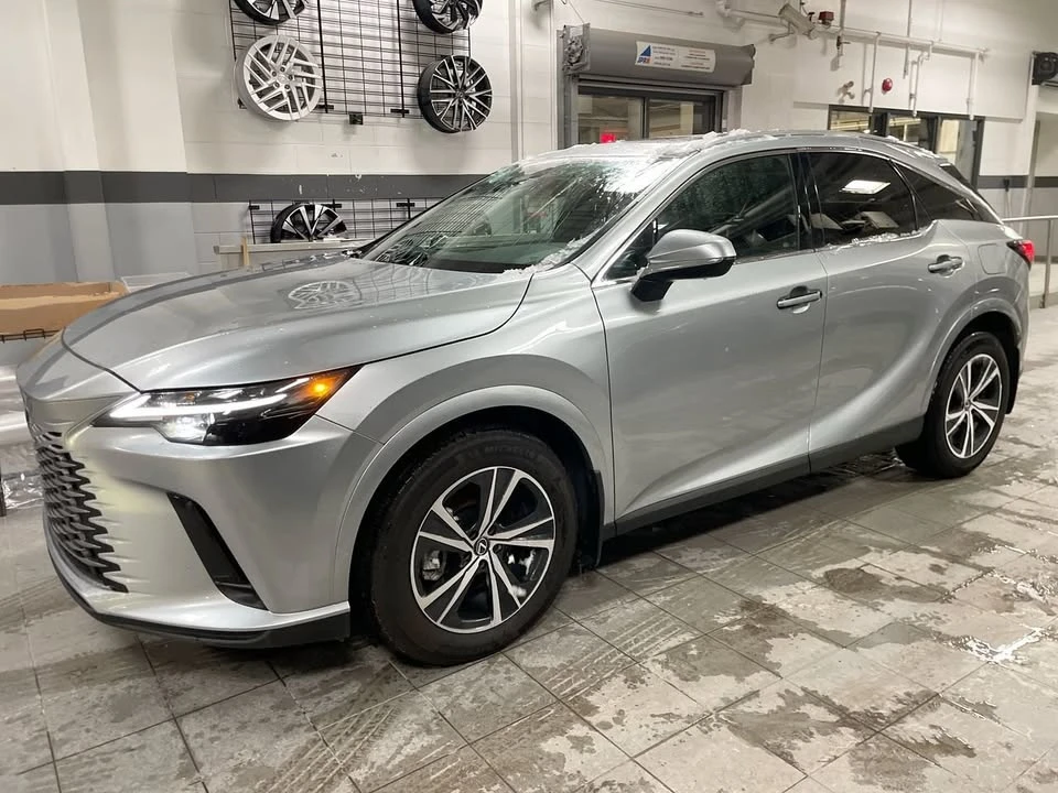 2023 Lexus RX 5th Gen - Image 5 of 15
