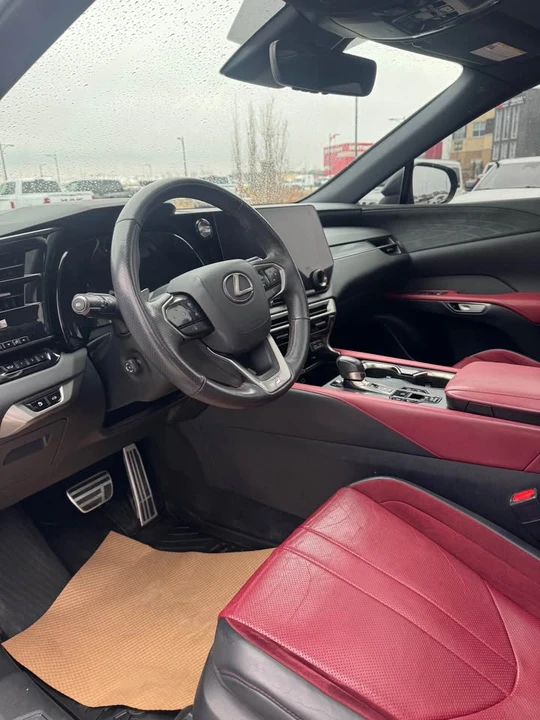 2023 Lexus RX 5th Gen - Image 5 of 7