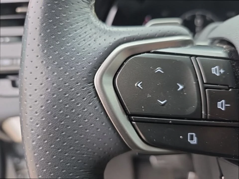 2023 Lexus RX 5th Gen - Image 11 of 15