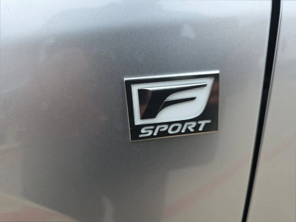 2023 Lexus RX 5th Gen - Image 8 of 15