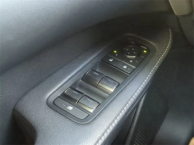 2023 Lexus RX 5th Gen - Image 15 of 19