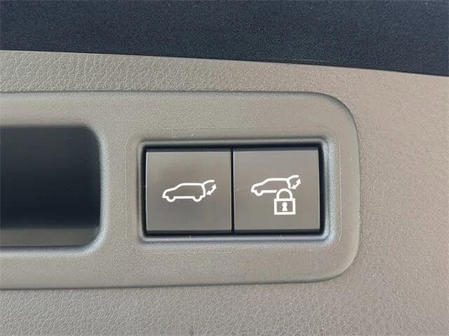 2023 Lexus RX 5th Gen - Image 8 of 19