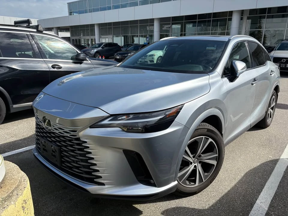 2023 Lexus RX 5th Gen - Image 2 of 5