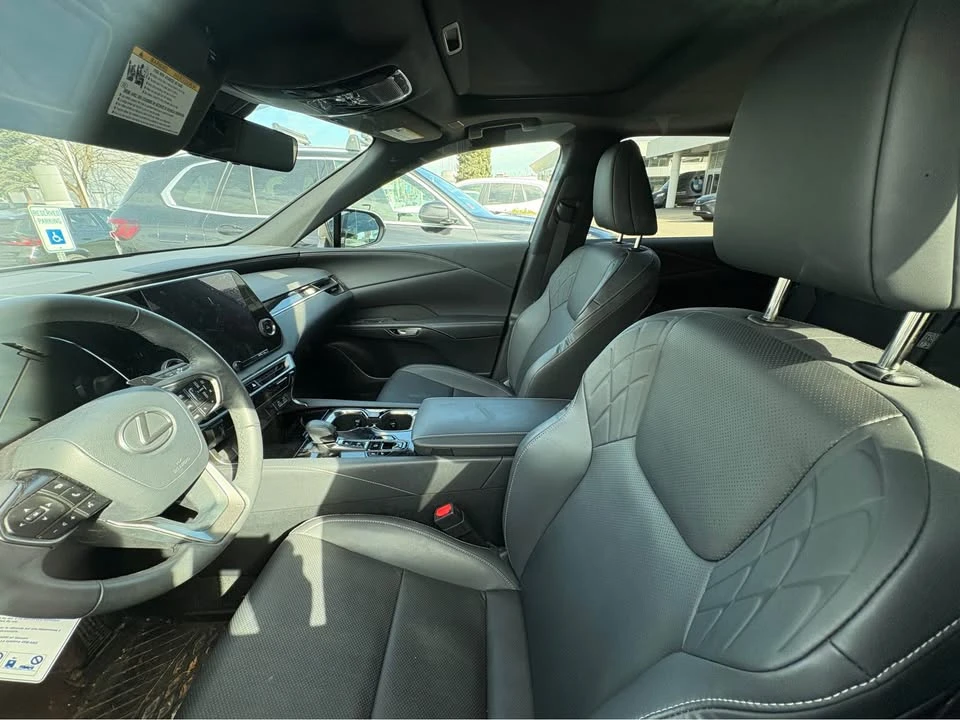 2023 Lexus RX 5th Gen - Image 3 of 5