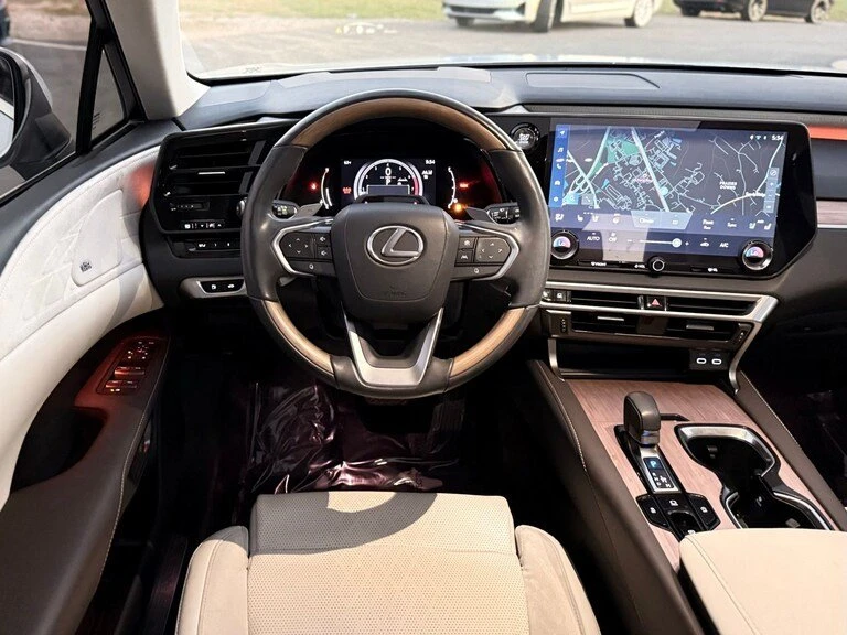 2023 Lexus RX 5th Gen - Image 10 of 20