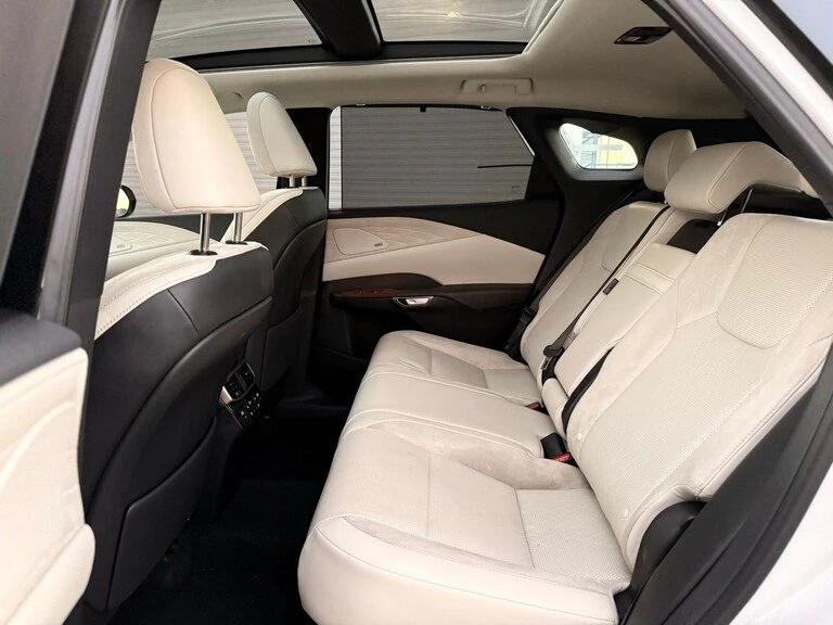 2023 Lexus RX 5th Gen - Image 15 of 20