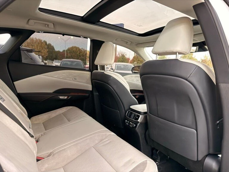 2023 Lexus RX 5th Gen - Image 17 of 20