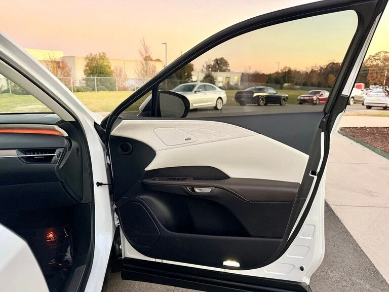 2023 Lexus RX 5th Gen - Image 18 of 20