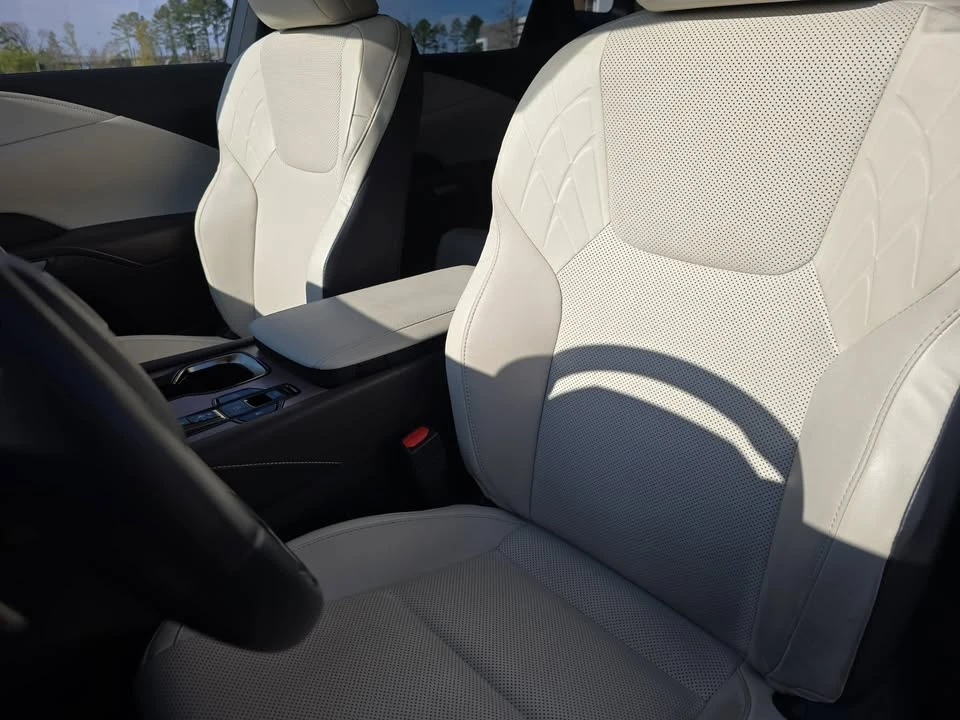 2023 Lexus RX 5th Gen - Image 16 of 20