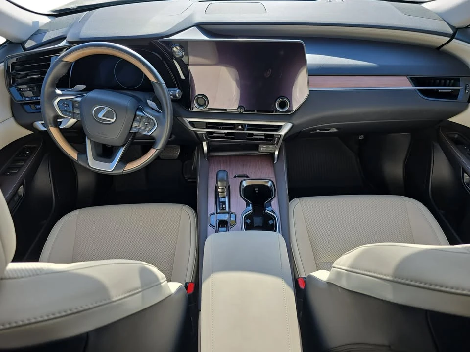 2023 Lexus RX 5th Gen - Image 9 of 20
