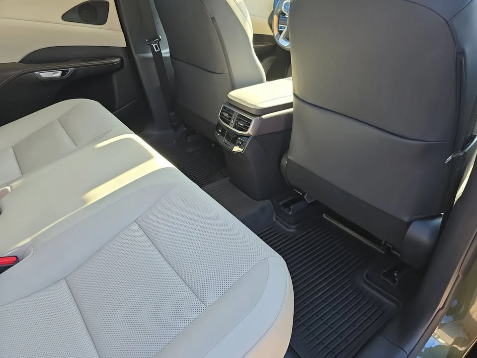 2023 Lexus RX 5th Gen - Image 11 of 20