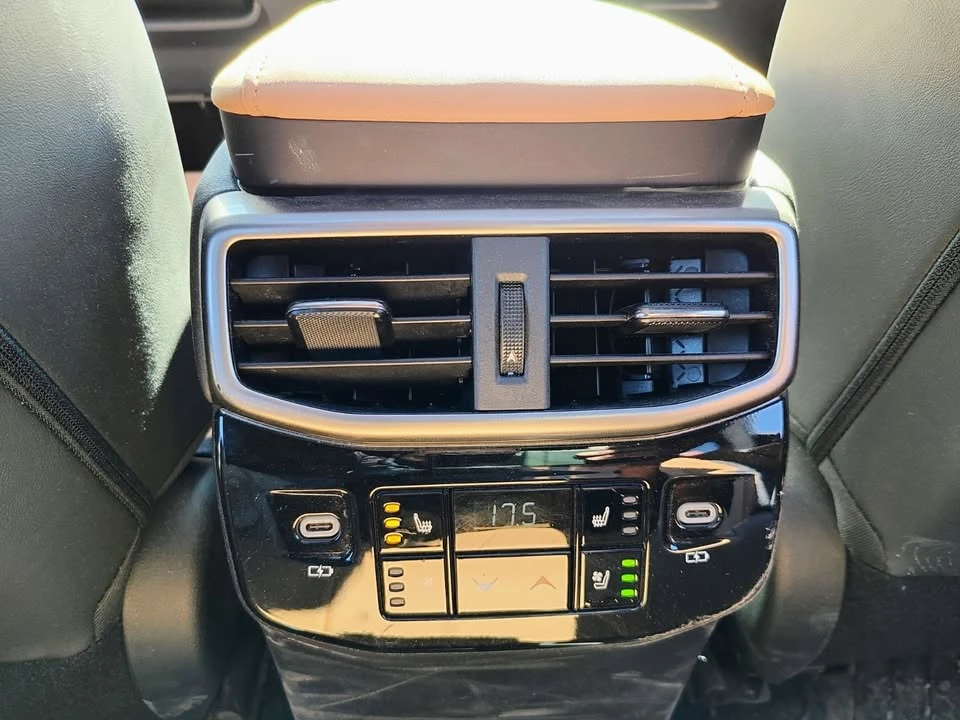 2023 Lexus RX 5th Gen - Image 11 of 20