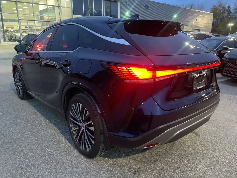 2023 Lexus RX 5th Gen - Image 9 of 17