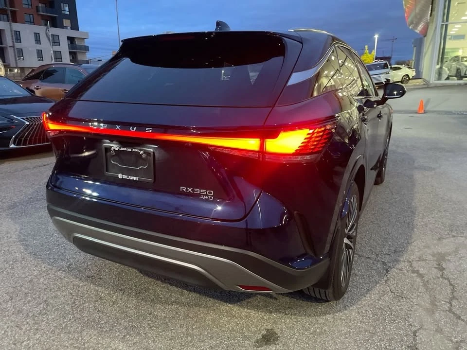 2023 Lexus RX 5th Gen - Image 12 of 17