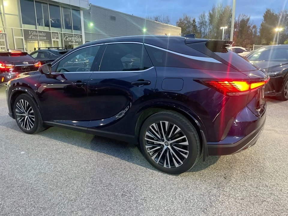 2023 Lexus RX 5th Gen - Image 8 of 17
