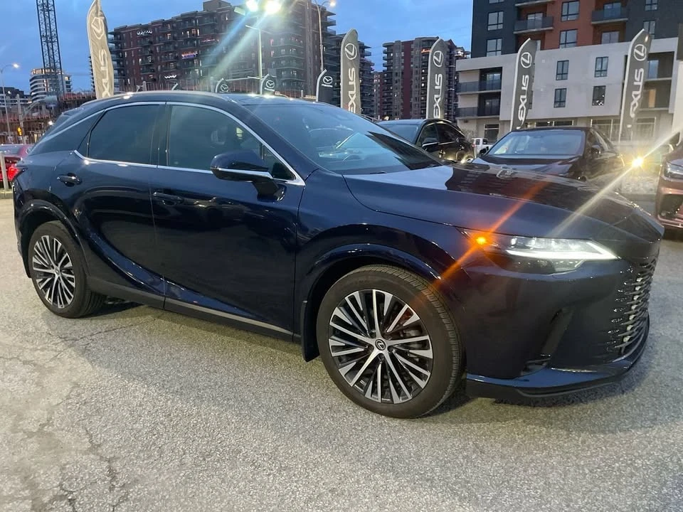 2023 Lexus RX 5th Gen - Image 14 of 17