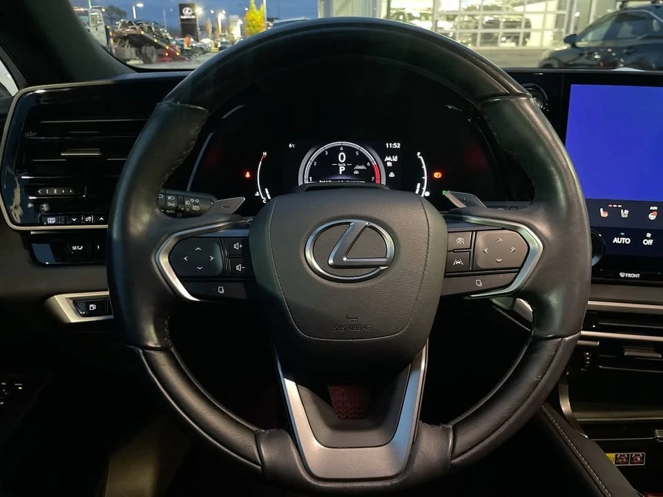 2023 Lexus RX 5th Gen - Image 17 of 17