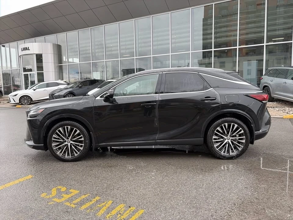 2023 Lexus RX 5th Gen - Image 5 of 12