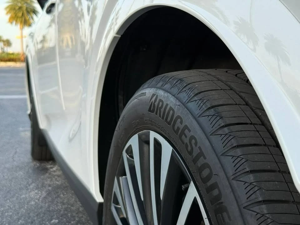 2023 Lexus RX 5th Gen - Image 11 of 14