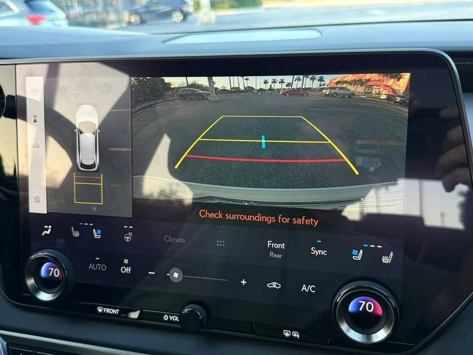 2023 Lexus RX 5th Gen - Image 6 of 14