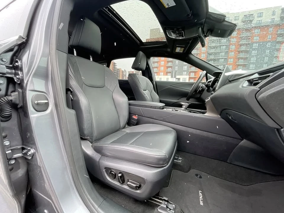 2023 Lexus RX 5th Gen - Image 19 of 20