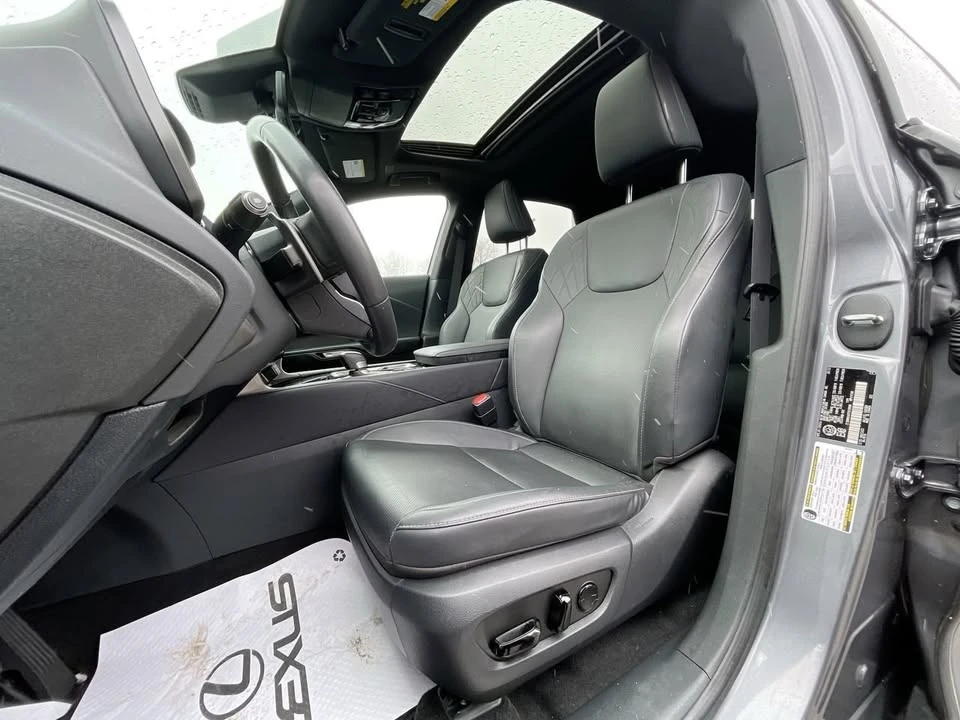 2023 Lexus RX 5th Gen - Image 7 of 19
