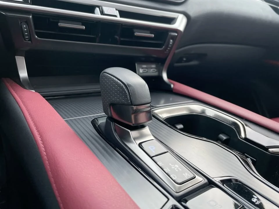 2023 Lexus RX 5th Gen - Image 15 of 20
