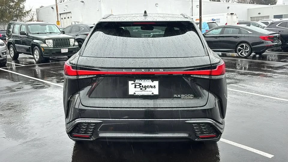 2023 Lexus RX 5th Gen - Image 5 of 14