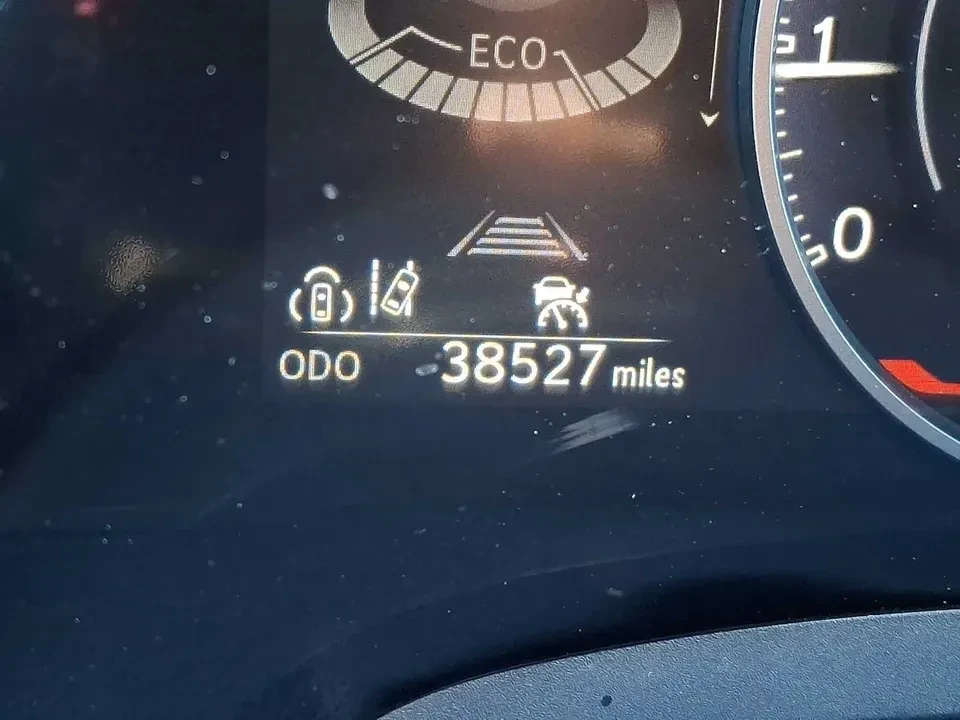 2023 Lexus RX 5th Gen - Image 11 of 16