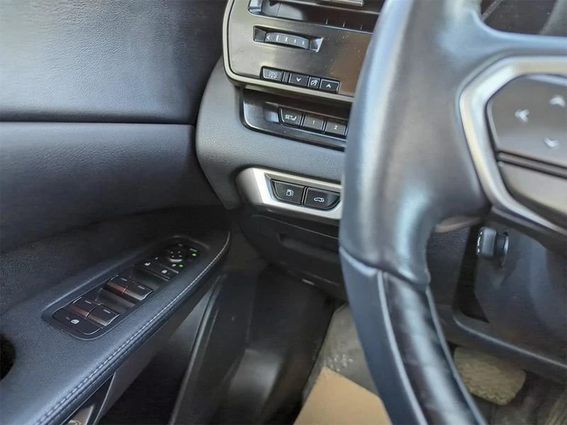 2023 Lexus RX 5th Gen - Image 9 of 15
