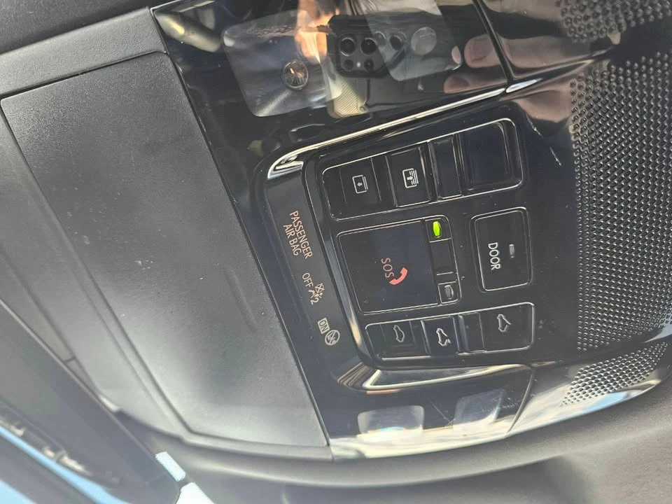 2023 Lexus RX 5th Gen - Image 14 of 20