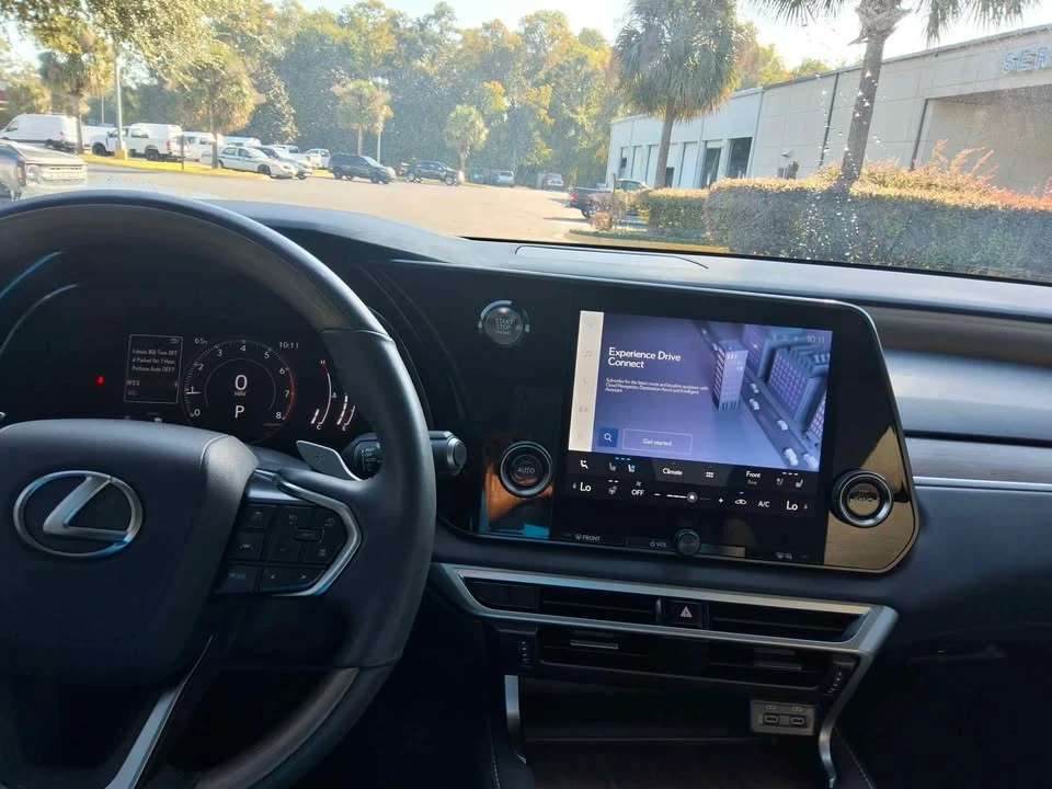2023 Lexus RX 5th Gen - Image 5 of 6