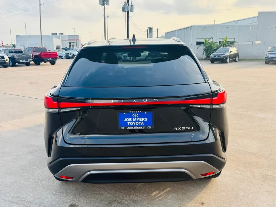 2023 Lexus RX 5th Gen - Image 5 of 10