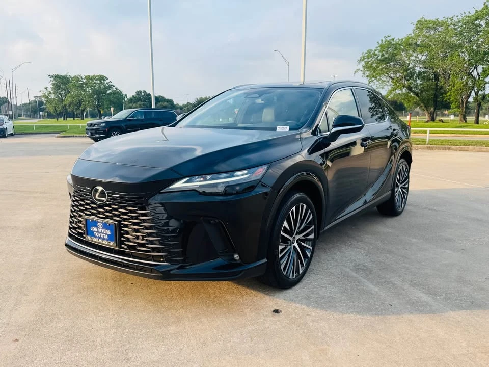 2023 Lexus RX 5th Gen - Image 2 of 10