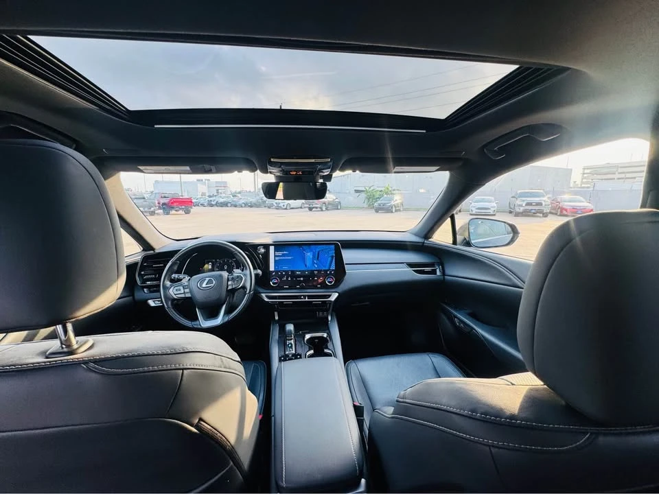 2023 Lexus RX 5th Gen - Image 6 of 10