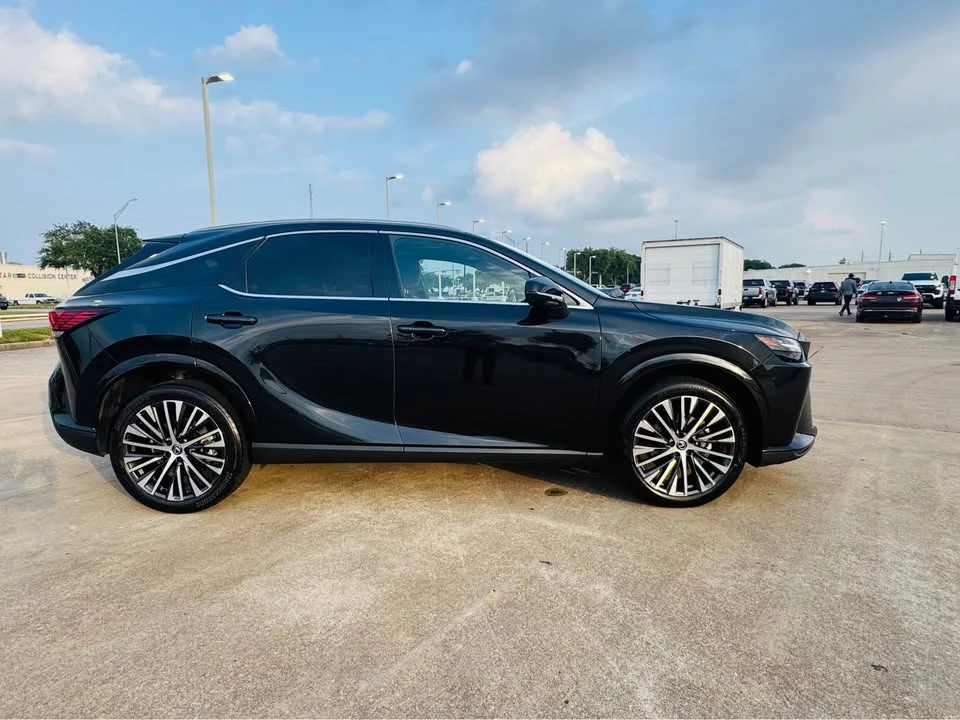 2023 Lexus RX 5th Gen - Image 3 of 10