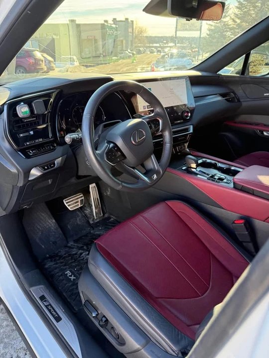 2023 Lexus RX 5th Gen - Image 8 of 10
