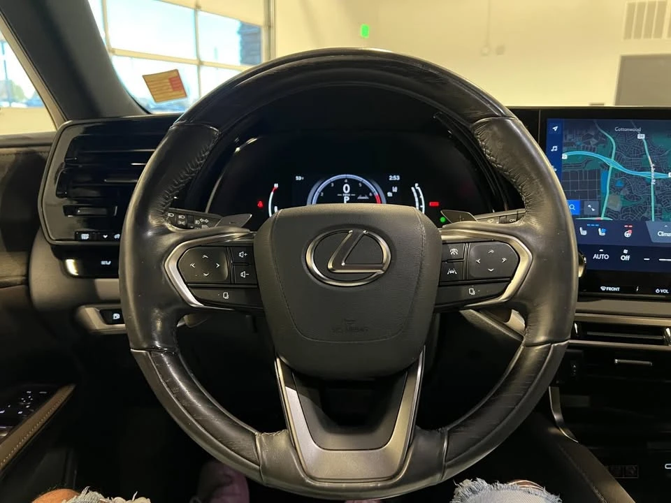 2023 Lexus RX 5th Gen - Image 9 of 19
