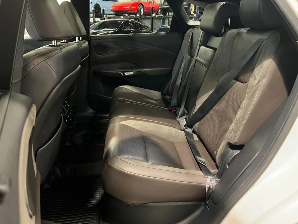 2023 Lexus RX 5th Gen - Image 16 of 19