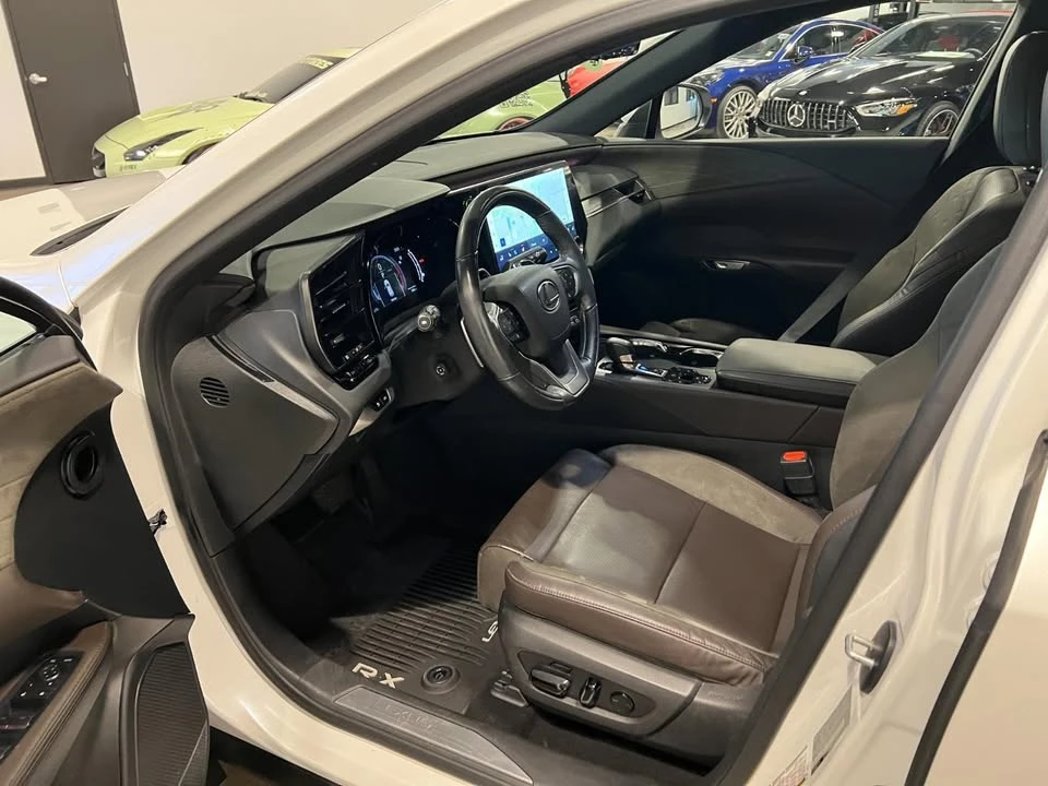 2023 Lexus RX 5th Gen - Image 8 of 19
