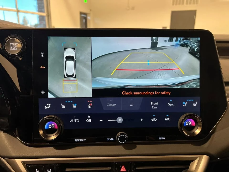 2023 Lexus RX 5th Gen - Image 11 of 19