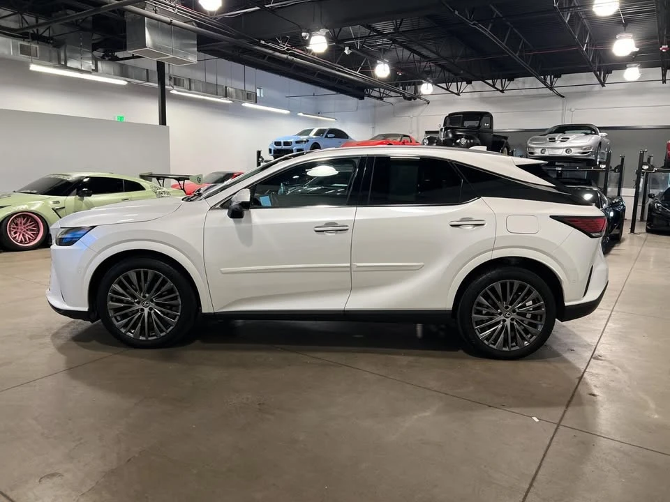 2023 Lexus RX 5th Gen - Image 2 of 19