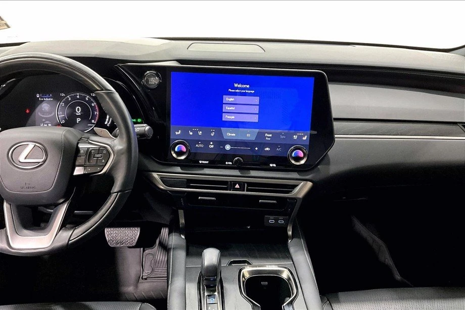 2023 Lexus RX 5th Gen - Image 4 of 7