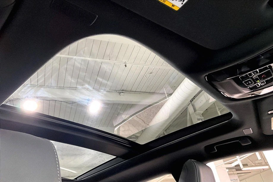 2023 Lexus RX 5th Gen - Image 7 of 7