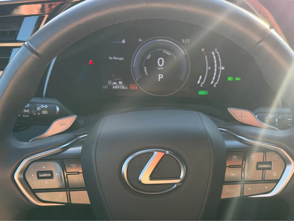 2023 Lexus RX 5th Gen - Image 12 of 16