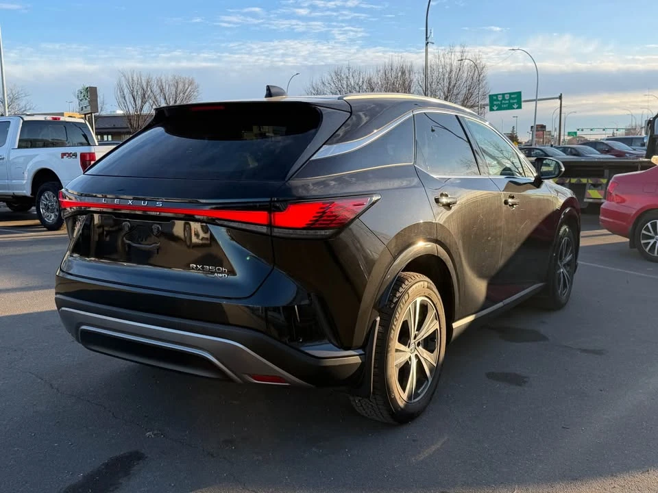 2023 Lexus RX 5th Gen - Image 5 of 16