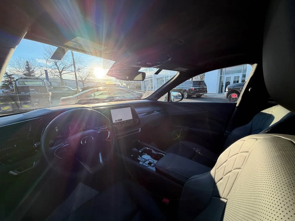 2023 Lexus RX 5th Gen - Image 10 of 16