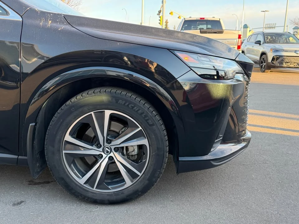 2023 Lexus RX 5th Gen - Image 4 of 16