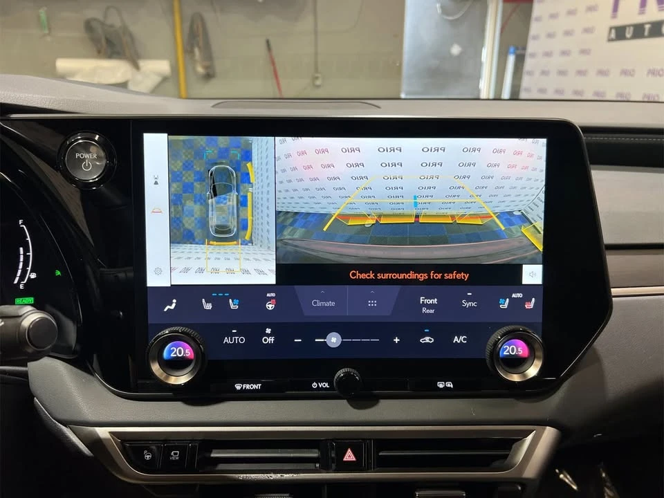 2023 Lexus RX 5th Gen - Image 9 of 13