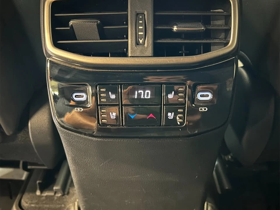 2023 Lexus RX 5th Gen - Image 11 of 13
